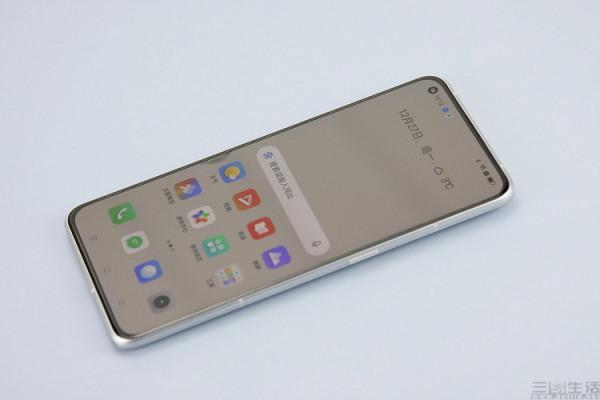 2022年，&OpenCurlyDoubleQuote;直屏&rdquo;為何再次成為了新機的首選