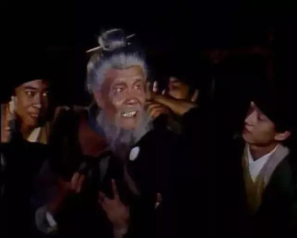 老子爬灰兒不理，賈珍賈蓉唱的哪齣戲？