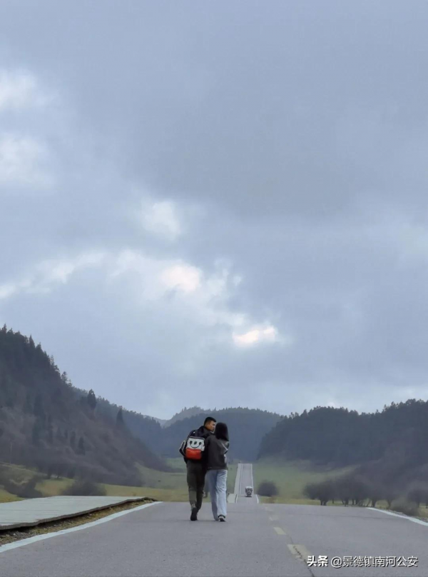 軍戀|從戰友到戀人,軍營裡的怦然心動 軍戀|從戰友到戀人,軍營裡的怦然心動