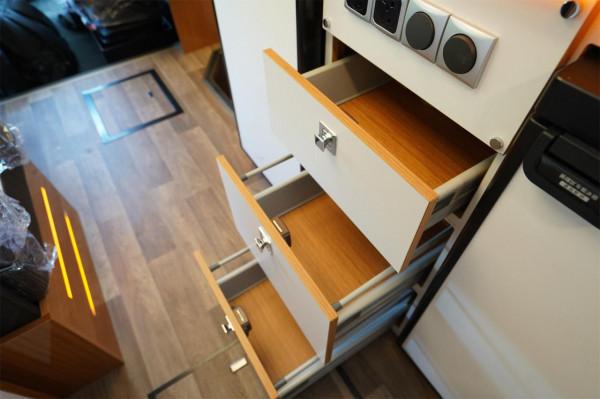 雙層地板的房車？國產房車大升級！羅曼特斯C100橫床版房車