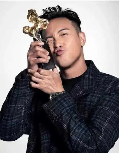 老子英雄兒好漢,曾志偉41歲兒子曾國祥成香港大導演 老子英雄兒好漢,曾志偉41歲兒子曾國祥成香港大導演