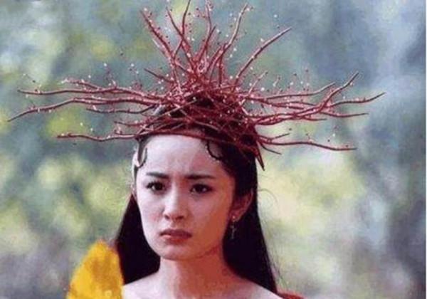 明星古裝尷尬史：頭頂風扇、餃子都算好的，有些太誇張真忍不了