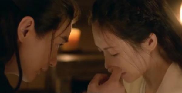 痴戀週一圍五年，32歲嫁富豪，40歲老公入獄，童蕾經歷了什麼？