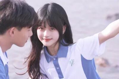 少女的心動，是夏夜的荒原，割不完燒不盡