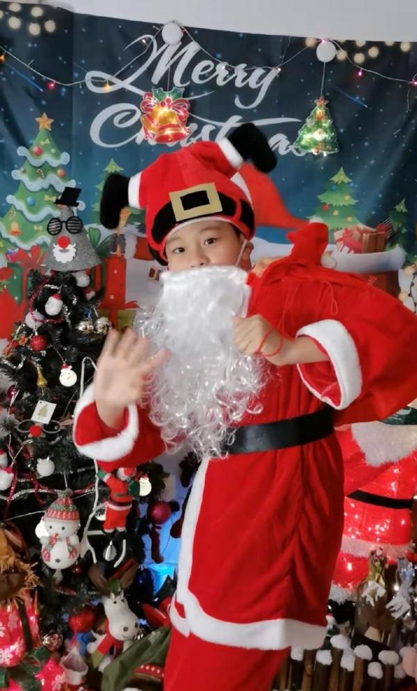 蔡國慶10歲學霸兒子才藝多!音樂會上登臺演奏,繪畫擊劍樣樣精通 蔡國慶10歲學霸兒子才藝多!音樂會上登臺演奏,繪畫擊劍樣樣精通