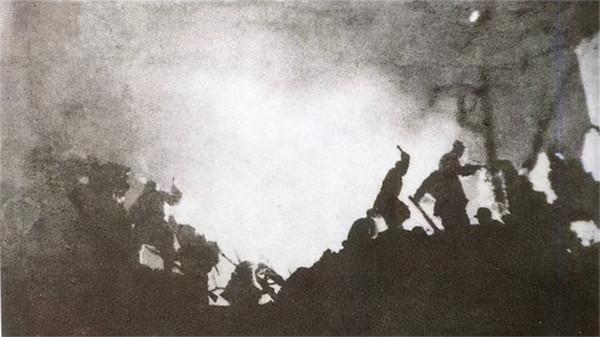 毛主席親自下令,從速逮捕羅克紹並就地處決,羅克紹做了什麼事? 毛主席親自下令,從速逮捕羅克紹並就地處決,羅克紹做了什麼事?