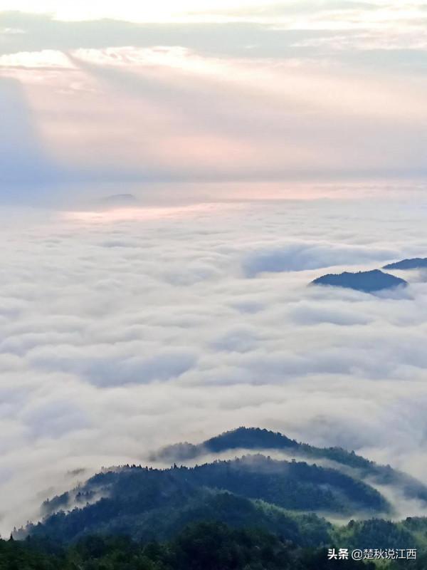 江西的這座山，與月亮有關，還帶著明月般朦朧的美