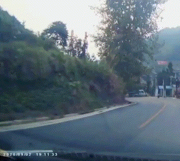 空翻一週半落地，這套動作你說得幾分？