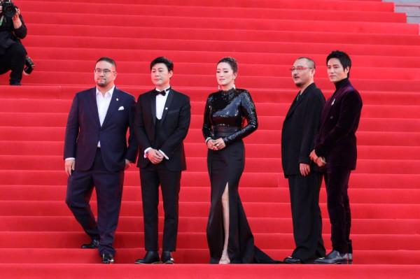 北影節女星比美：鞏俐霸氣，佟麗婭油膩，沒作品的baby氣場弱爆了