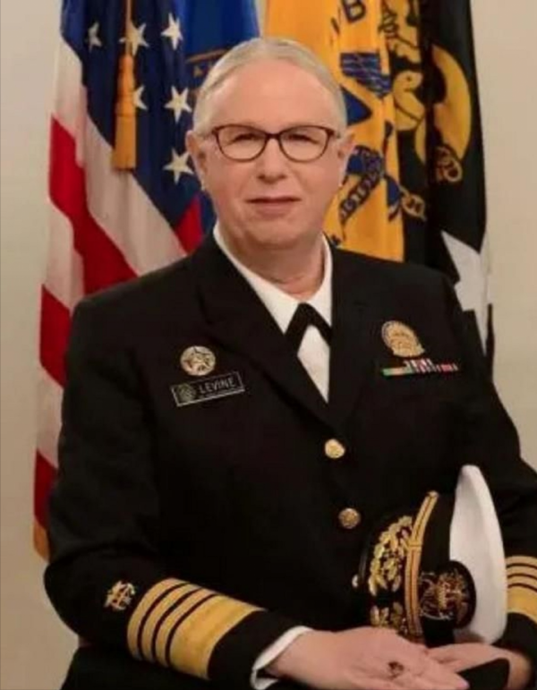 禮崩樂壞後，帝國走向衰亡，拿了羅馬劇本的美國