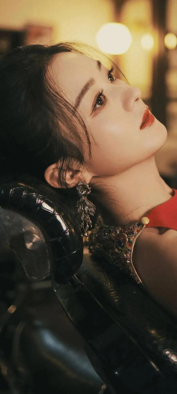 趙麗穎甜美全面屏桌布