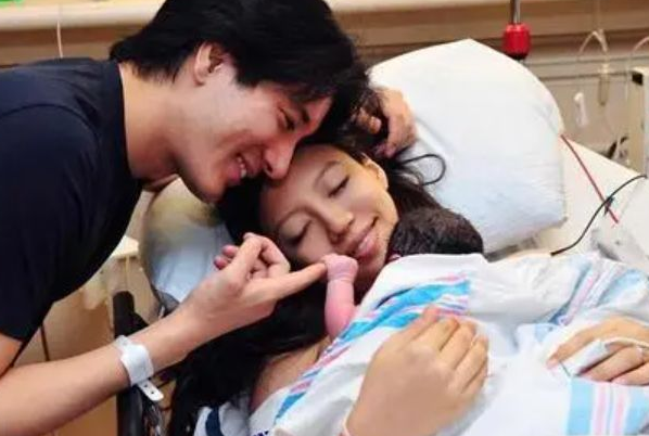 王力宏“離婚風波”再發酵，前妻學歷被曝光，過往經歷也被扒出