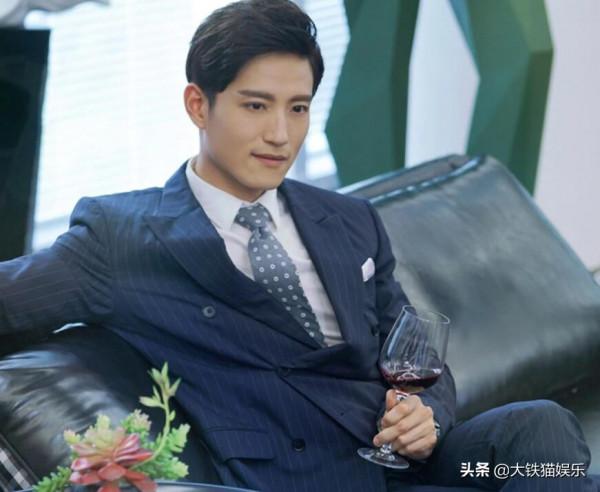 10大“海巖男郎”今昔顏值對比:有人中年成油王,有人改名又變臉 10大“海巖男郎”今昔顏值對比:有人中年成油王,有人改名又變臉