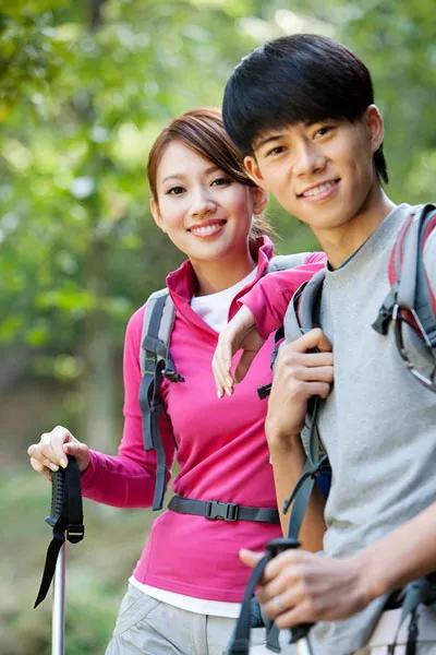 5男3女一起進山遊玩，下山離開時只有7人，保安：有點不對勁