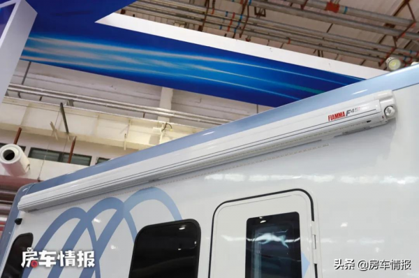 中德合資房車長啥樣?造型少見出廠10多度電,保溫倍好冬天也能住 中德合資房車長啥樣?造型少見出廠10多度電,保溫倍好冬天也能住