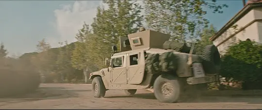 2003年,美軍攻入薩達姆總統府的真實場景,行為太無恥了!戰爭片 2003年,美軍攻入薩達姆總統府的真實場景,行為太無恥了!戰爭片