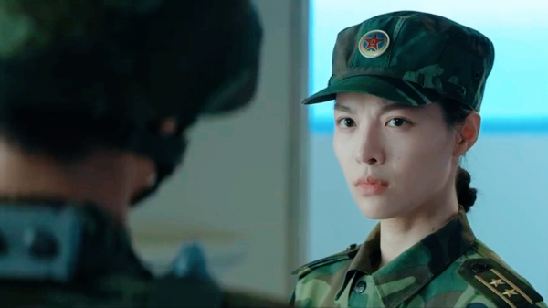 《王牌部隊》感情戲好過癮！顧一野用計牛滿倉，利用江南征亂高粱