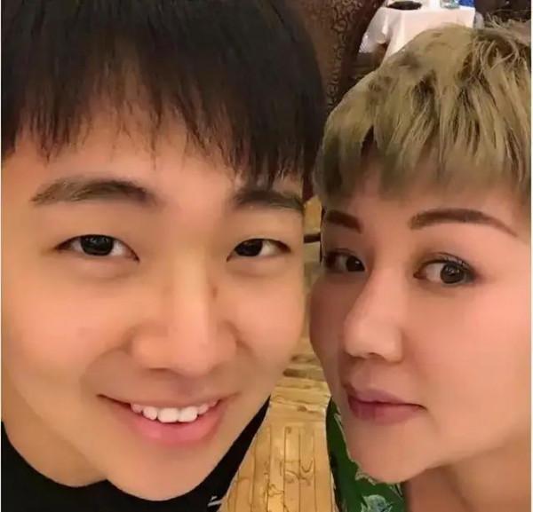 靠上節目見面的郭德綱和郭麒麟，他們的父子情有多虐？