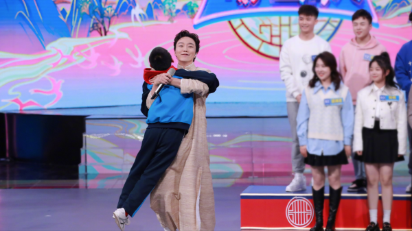 《你好星期六》漸入佳境，主題明確，推廣國風，1位常駐幫了何炅