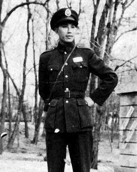 陳官莊全軍覆沒，杜聿明被俘後吐槽：邱瘋子害了我