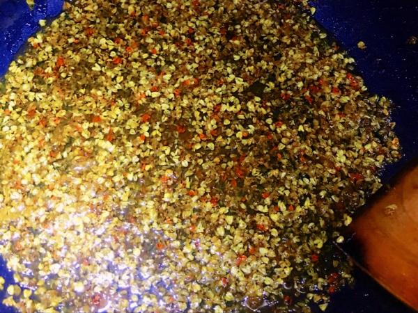 九月桂花香，趁著放假做點桂花醬，香甜誘人無新增，做一次吃半年