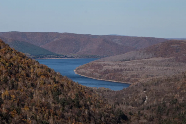 帝國邊陲的僻靜處，只有戌邊的戰士