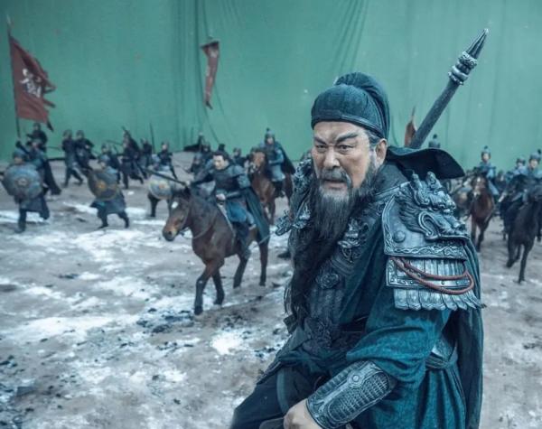 接爛劇本，直播帶貨，強塞子女進組：老戲骨的“風骨”去哪了