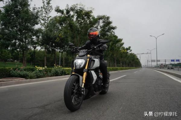 杜卡迪大魔鬼,精緻的肌肉巡航 杜卡迪大魔鬼,精緻的肌肉巡航