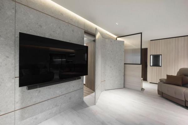 130㎡的房子，餐廳對面一整面牆多功能櫃，我確定當初的決定沒錯