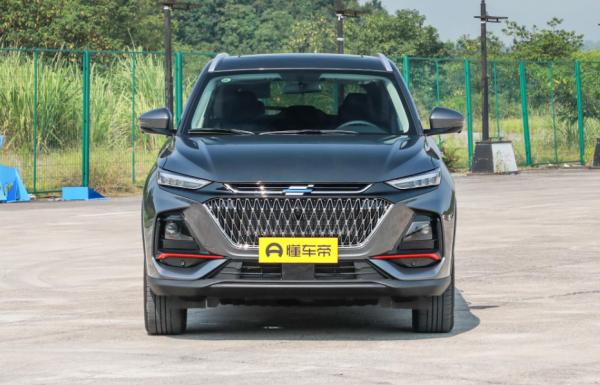 預算10萬左右選SUV，歐尚X7PLUS怎麼樣，哪款車型更實惠？