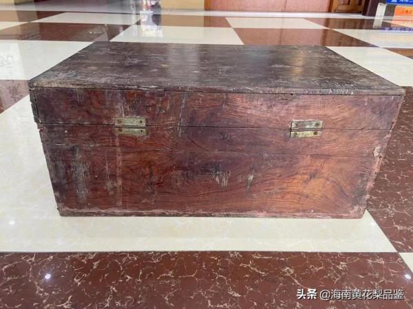 海南黃花梨老物件大號方箱,長59.5,寬38.5,高26.5cm,重18斤 海南黃花梨老物件大號方箱,長59.5,寬38.5,高26.5cm,重18斤