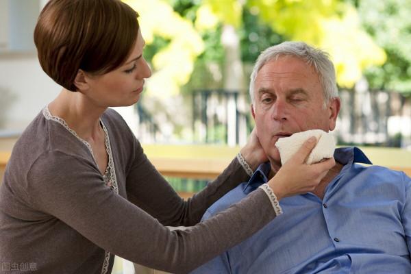 腦中風多半是“拖”出來的，身體發出4個訊號，趁早就醫檢查