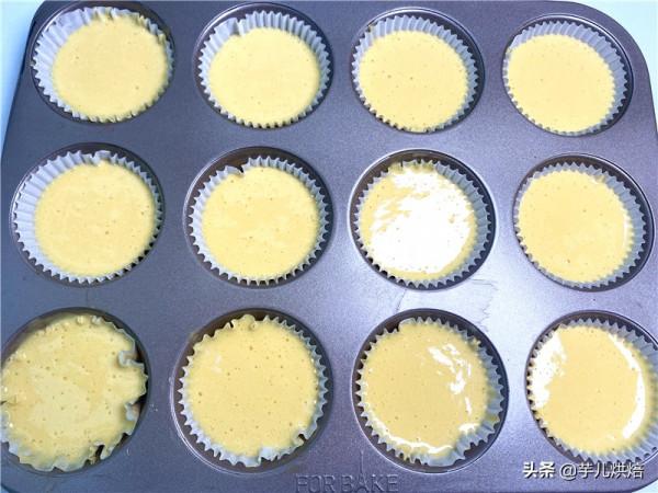 簡單快速的海綿紙杯蛋糕，鬆軟可口，不開裂不塌陷，一次成功