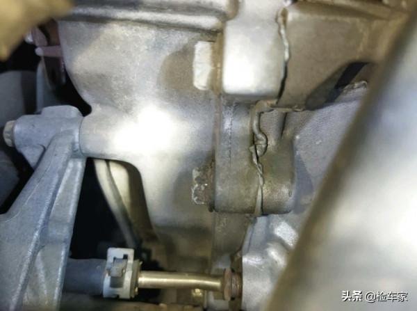 曾賣50萬的豐田皇冠3&period;0 VIP，開了17年還值多少？看到答案直接爆粗