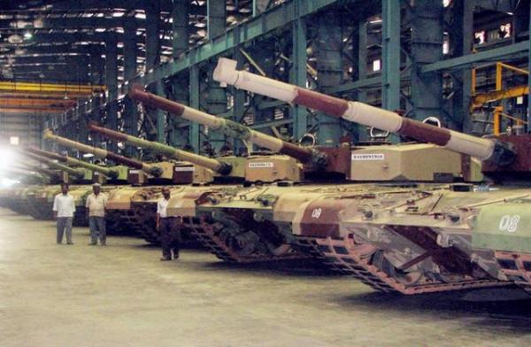 俄羅斯怎麼整印度？1塊錢賣給印度一艘航母，15年間狂宰30億