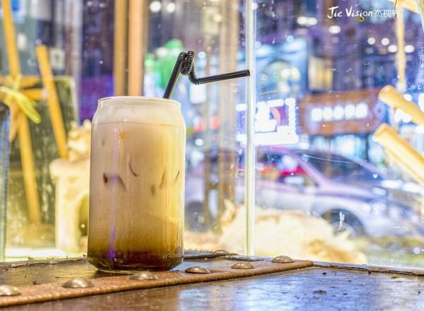 這裡的夜市能擼貓!啤酒 美食 擼貓一個都不能少 長春桂林路夜市 這裡的夜市能擼貓!啤酒 美食 擼貓一個都不能少 長春桂林路夜市