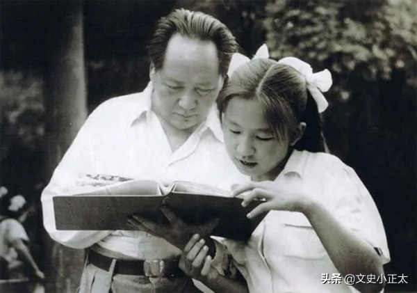 李訥排隊瞻仰毛主席，工作人員一眼認出，李訥：我只是來看看爸爸