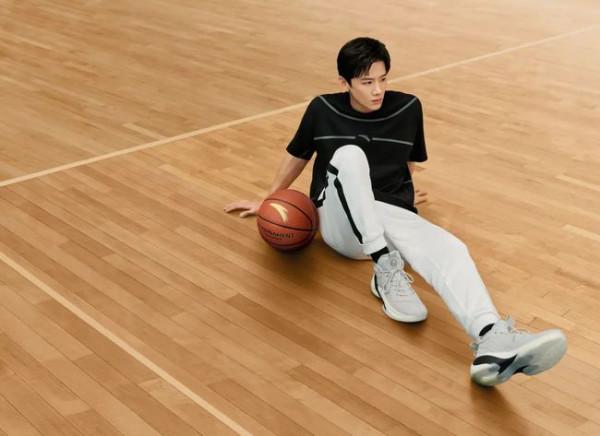 國產新品！安踏星域2好帥，匹克為吳磊打造專屬款，AG2新配色曝光