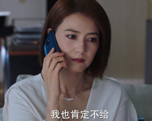 剛播2集，收視率破2，豆瓣大片好評，時隔8年，高圓圓又選對劇本