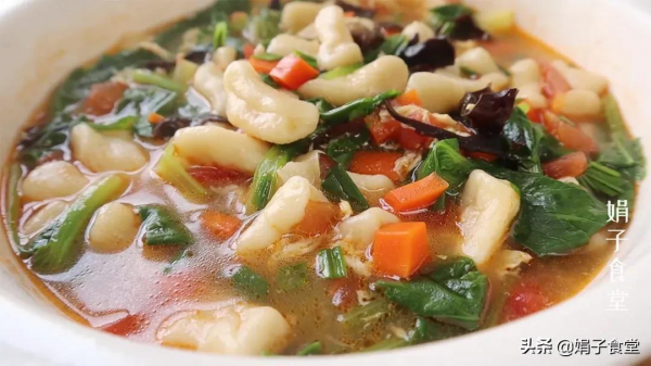 天冷了，就饞這道麵食，比麵條好吃，比餃子簡單，一大鍋吃不夠