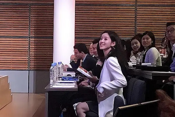 章澤天和劉強東，分不開了