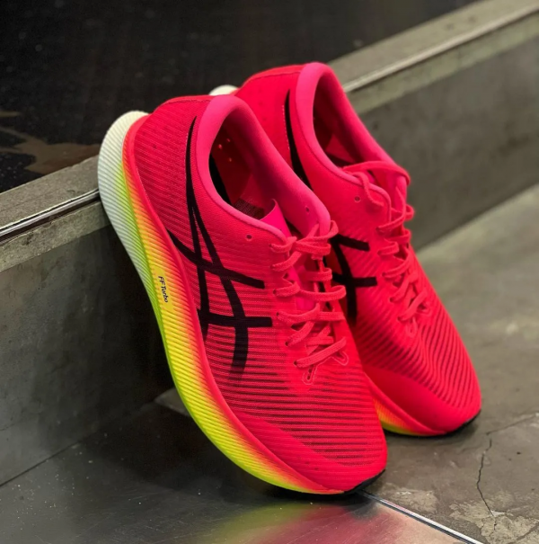 國際品牌2021跑鞋年終盤點,究竟誰是其中佼佼者? 國際品牌2021跑鞋年終盤點,究竟誰是其中佼佼者?