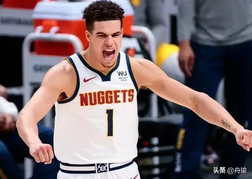 NBA晨報:霍華德大秀身材,勇士試訓三人,西蒙斯不去訓練營報道 NBA晨報:霍華德大秀身材,勇士試訓三人,西蒙斯不去訓練營報道