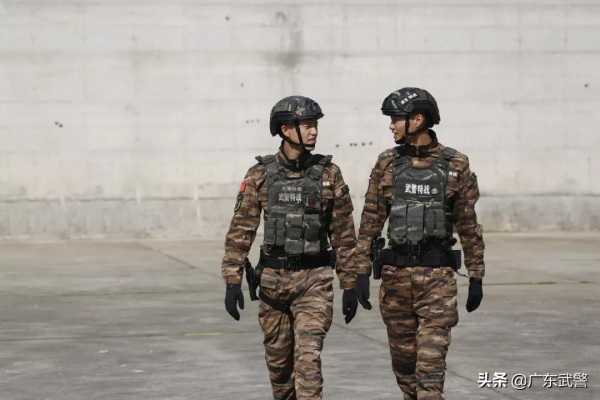 武警&OpenCurlyDoubleQuote;00後&rdquo;特戰雙胞胎兄弟，你&OpenCurlyDoubleQuote;想&rdquo;怎麼&OpenCurlyDoubleQuote;選&rdquo;？