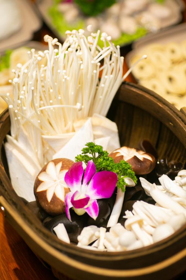 秋天抵禦寒冷的“秘密武器”！（煙囪銅鍋涮肉）