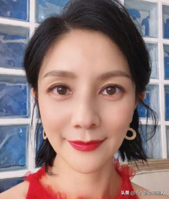 美人的臉卻敗在鼻子上？這15位女星鼻子突兀，太可惜