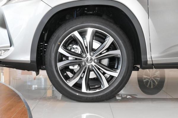 售價50.9萬，2.0T+6AT+四驅，舒適豪華，實拍雷克薩斯RX 300