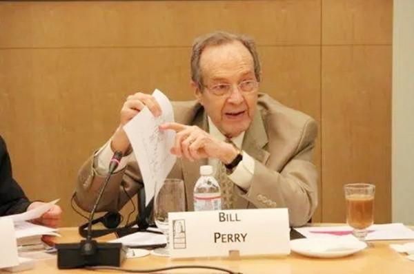 美國再也回不來了，軍工複合體綁架了美國外交