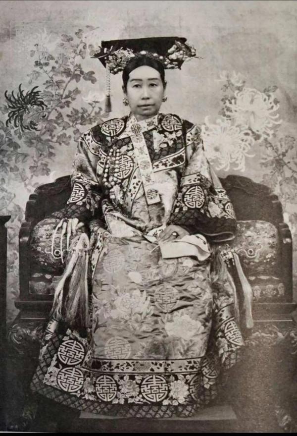 為什麼說慈禧加快了清朝滅亡的速度？