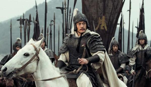 周瑜與陸遜相比，軍事能力誰更強？一個是名將一個是軍事家